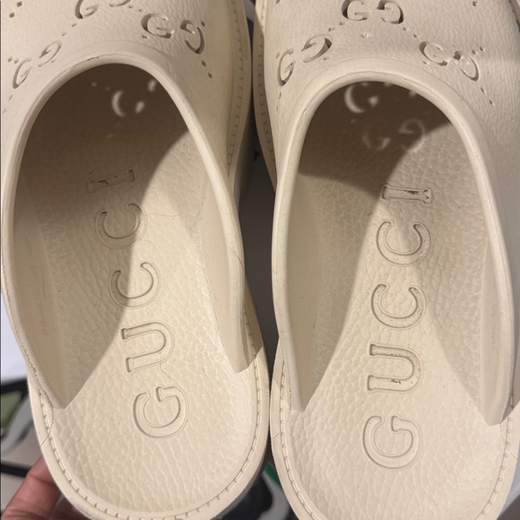 Gucci Women's Cream Perforated Mules - Picture 4 of 7